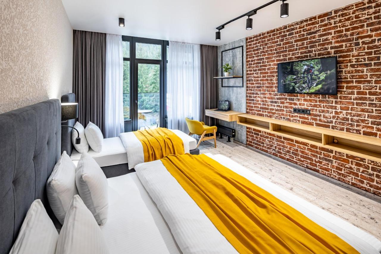 Wood Hotel Resort & Spa Bukovel Bagian luar foto